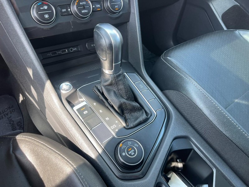 Volkswagen Tiguan Vehicle Image 28