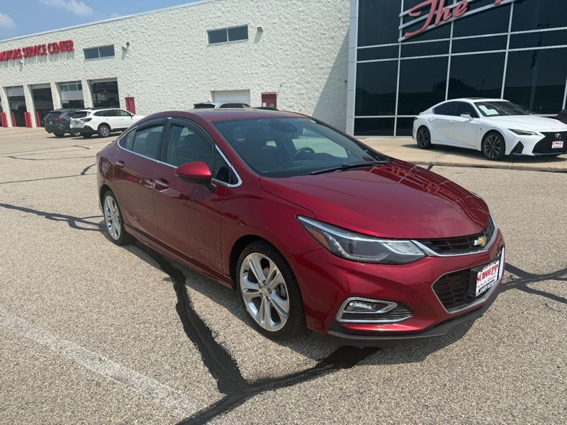Chevrolet Cruze Vehicle Image 02