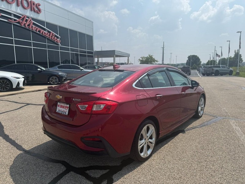 Chevrolet Cruze Vehicle Image 03