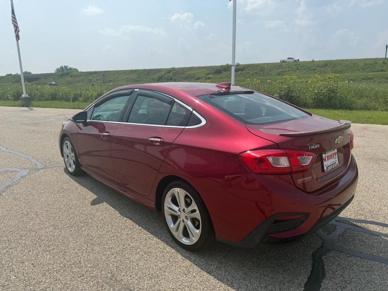 Chevrolet Cruze Vehicle Image 04