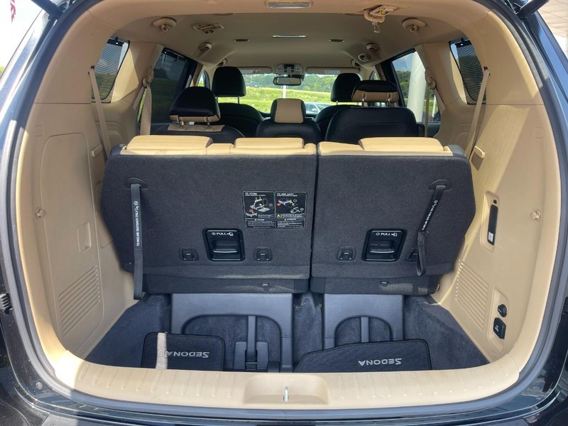 Kia Sedona Vehicle Image 15
