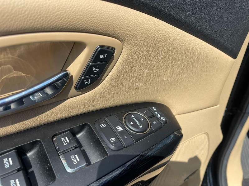 Kia Sedona Vehicle Image 21