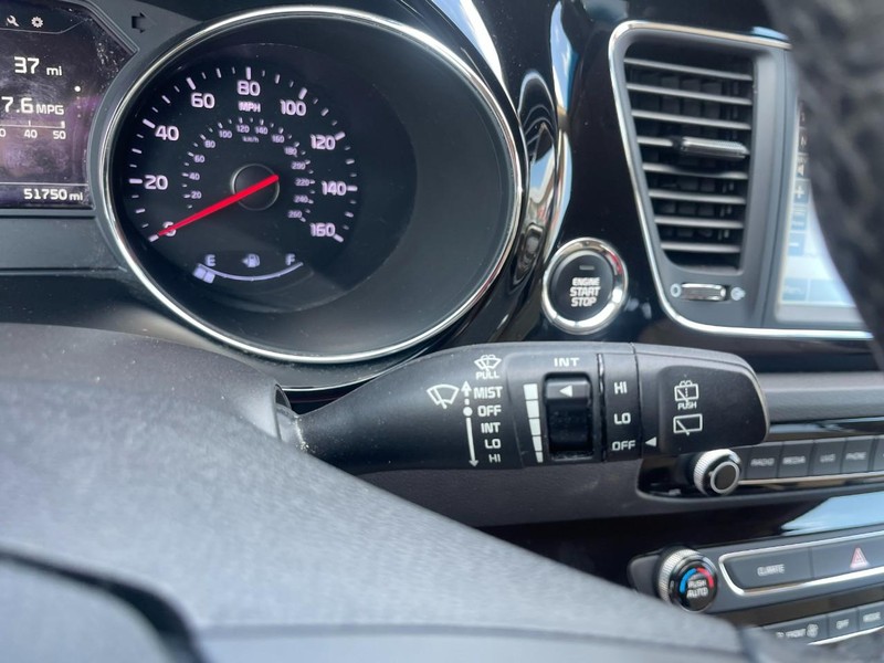 Kia Sedona Vehicle Image 27
