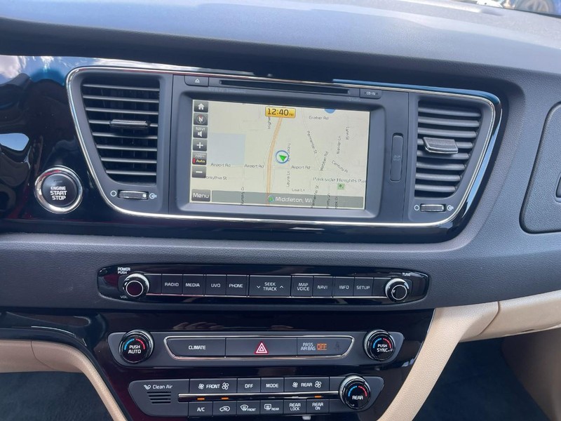 Kia Sedona Vehicle Image 30