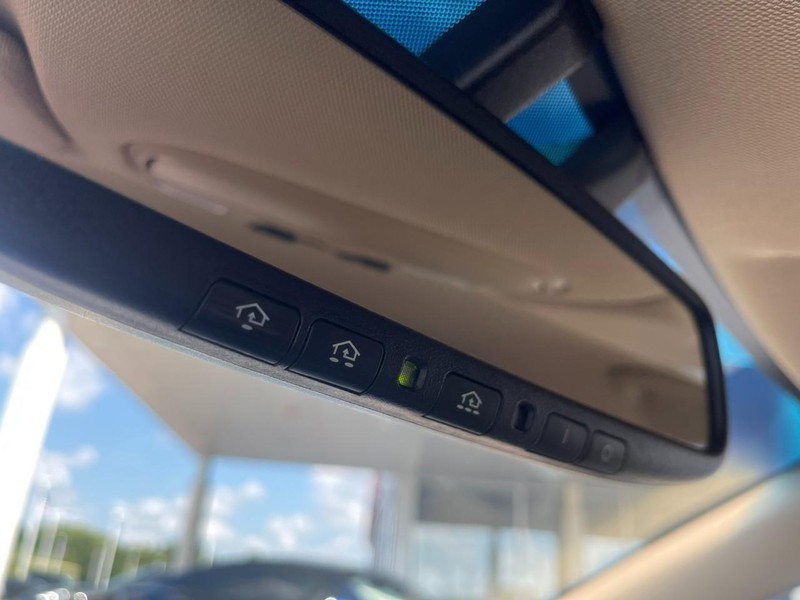 Kia Sedona Vehicle Image 32