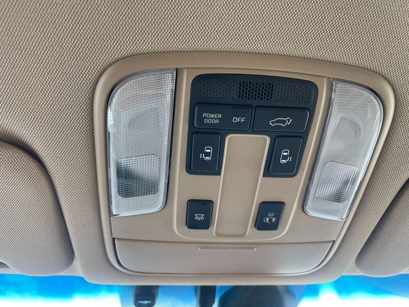 Kia Sedona Vehicle Image 33