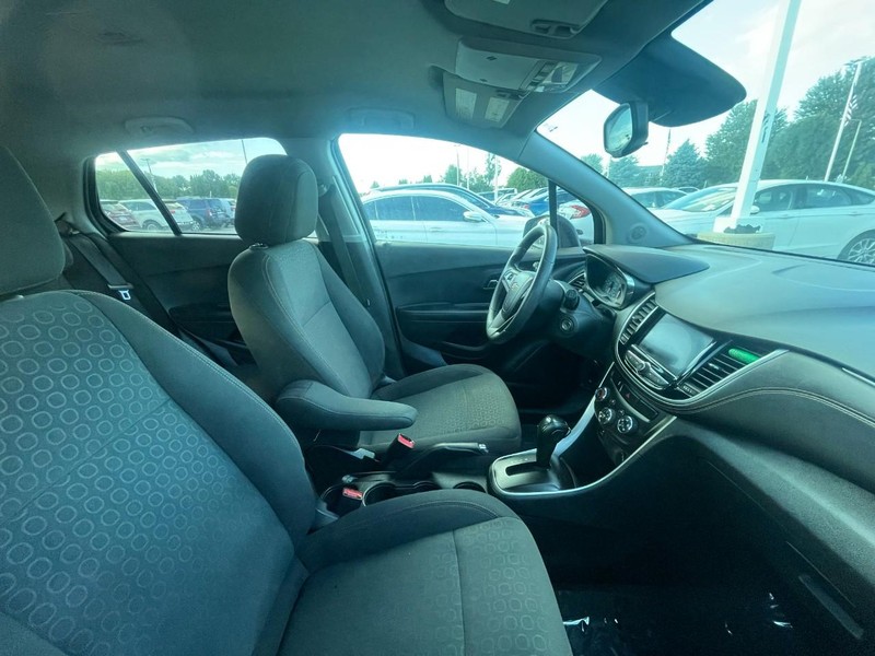 Chevrolet Trax Vehicle Image 02