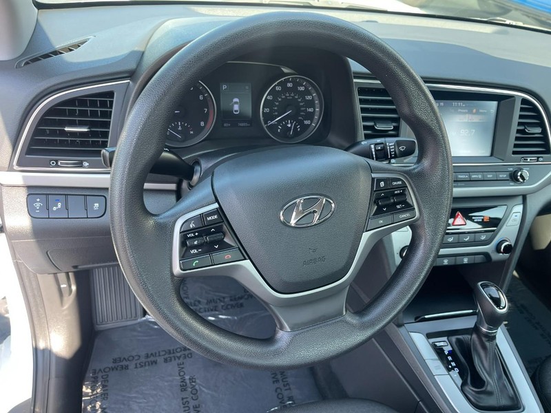 Hyundai Elantra Vehicle Image 16