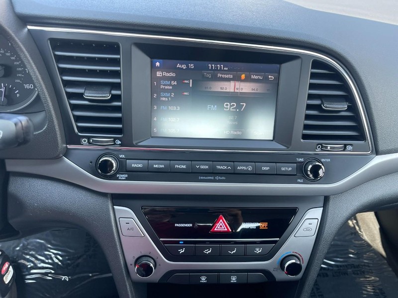 Hyundai Elantra Vehicle Image 22