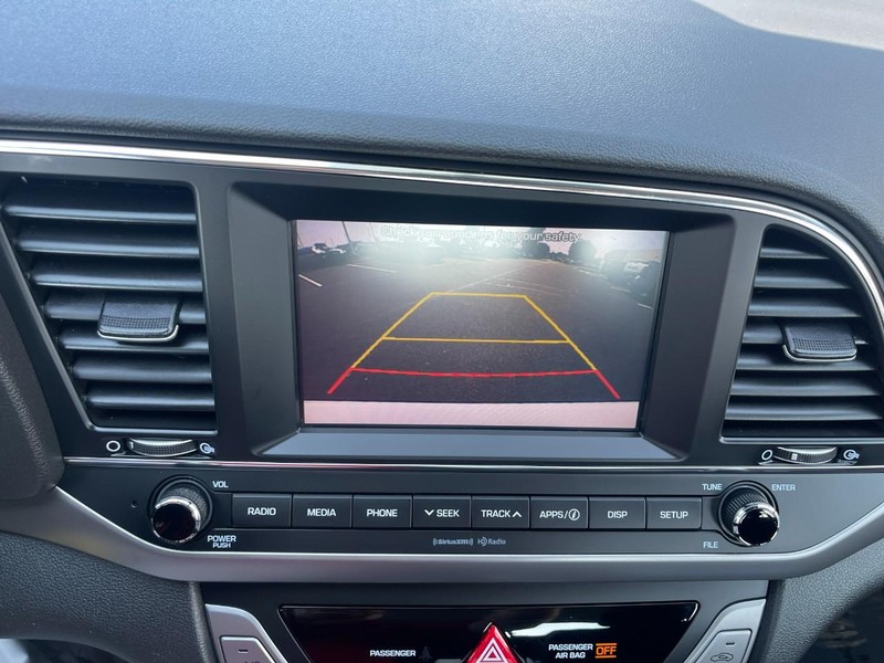 Hyundai Elantra Vehicle Image 23