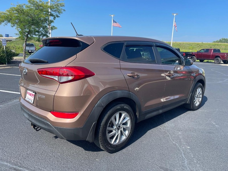 Hyundai Tucson Vehicle Image 03