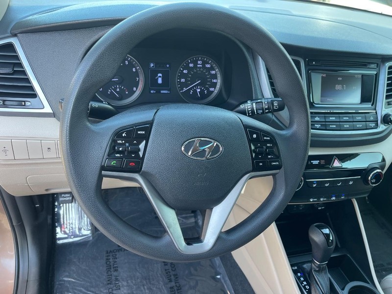 Hyundai Tucson Vehicle Image 19