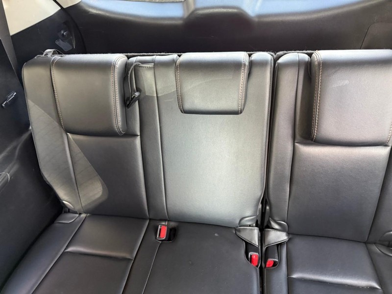 Toyota Highlander Vehicle Image 14