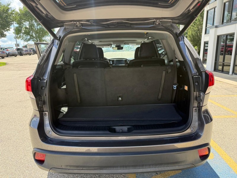 Toyota Highlander Vehicle Image 16