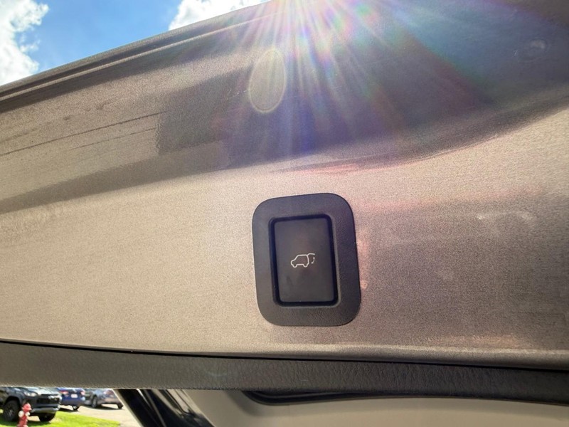 Toyota Highlander Vehicle Image 17