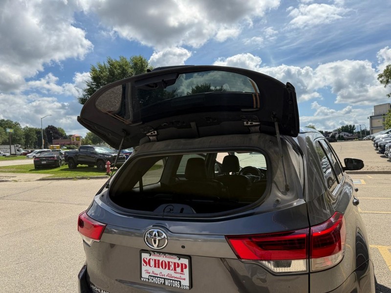 Toyota Highlander Vehicle Image 18