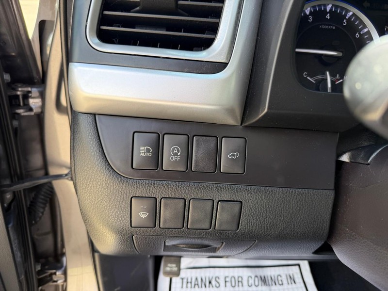 Toyota Highlander Vehicle Image 23