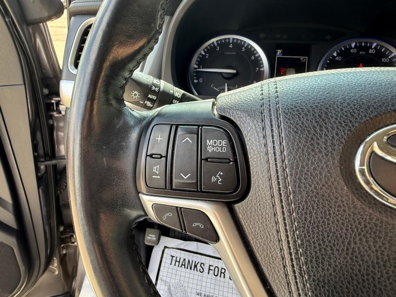 Toyota Highlander Vehicle Image 25