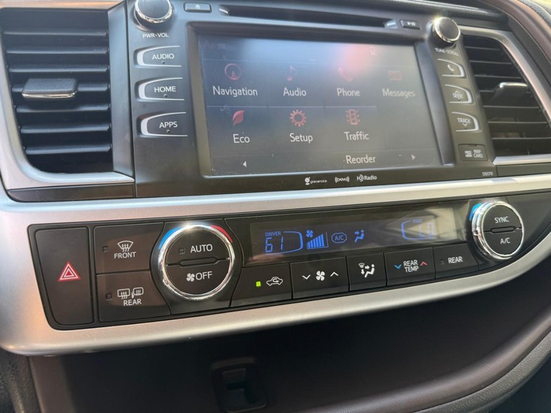 Toyota Highlander Vehicle Image 32