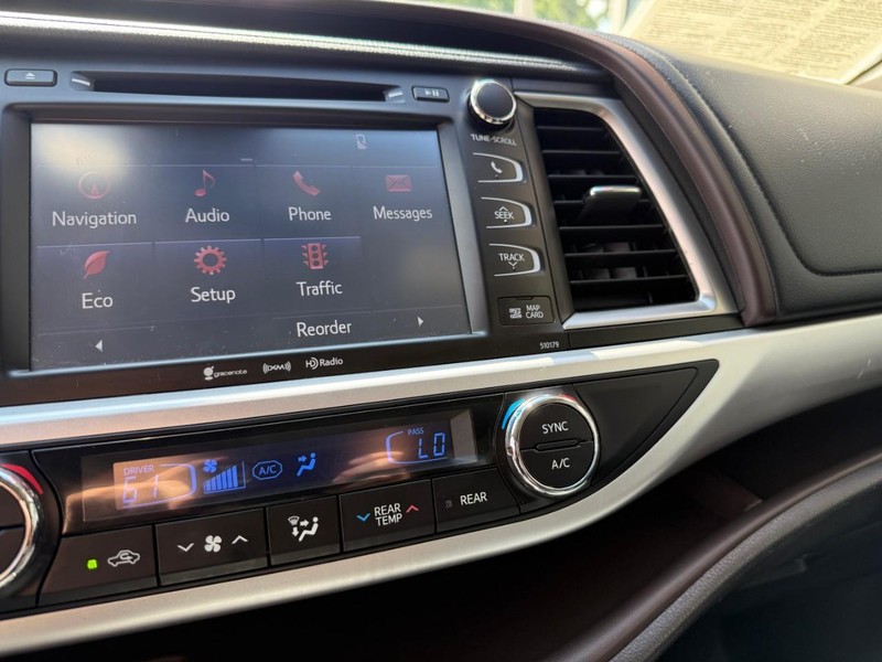 Toyota Highlander Vehicle Image 33