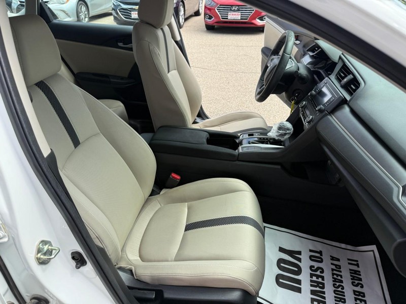 Honda Civic Sedan Vehicle Image 15