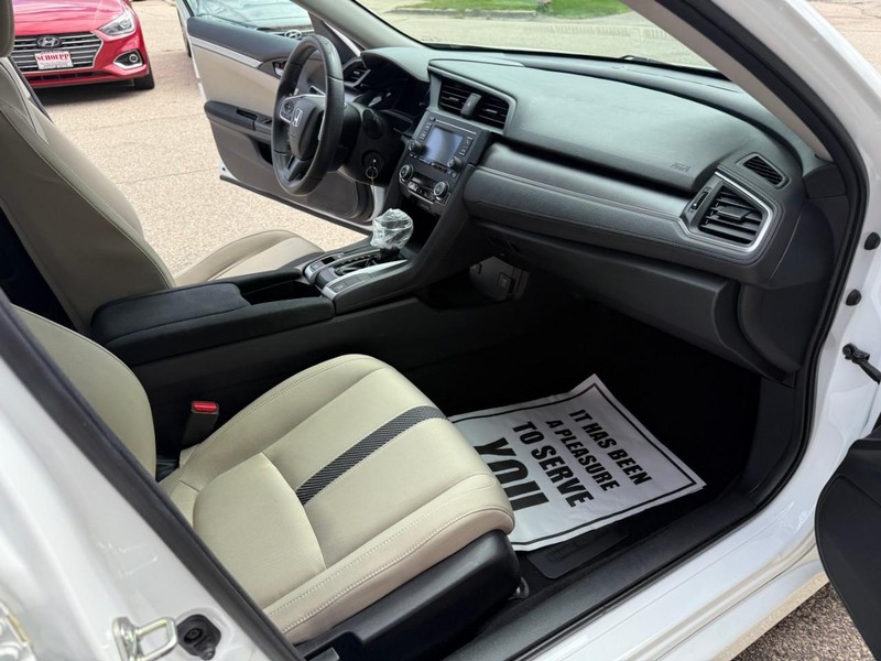 Honda Civic Sedan Vehicle Image 16
