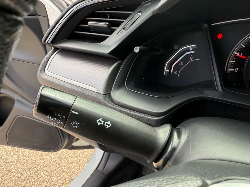Honda Civic Sedan Vehicle Image 20
