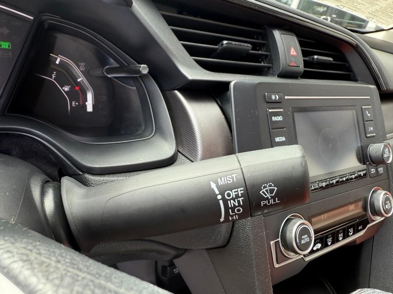 Honda Civic Sedan Vehicle Image 21