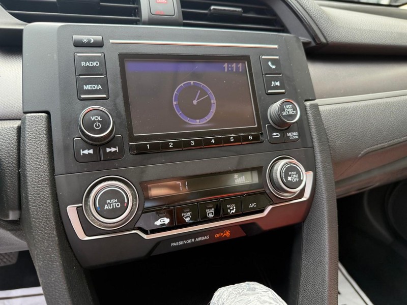 Honda Civic Sedan Vehicle Image 24