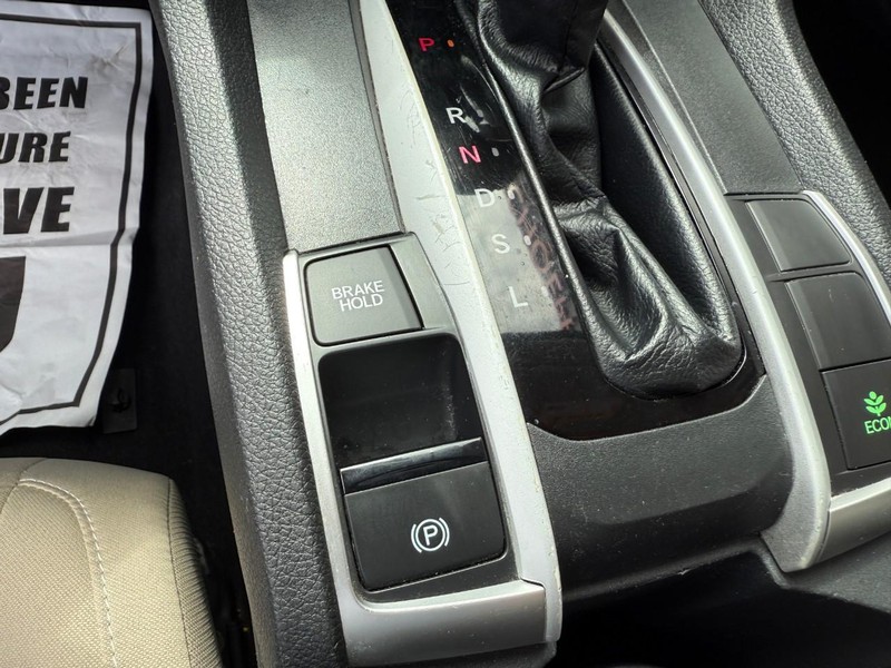 Honda Civic Sedan Vehicle Image 26