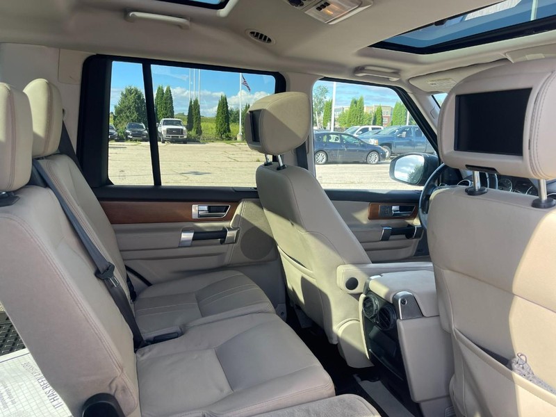 Land Rover LR4 Vehicle Image 05