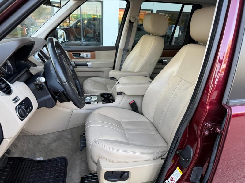 Land Rover LR4 Vehicle Image 09