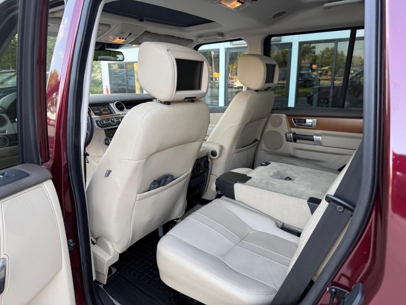 Land Rover LR4 Vehicle Image 12