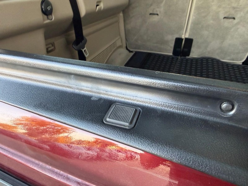 Land Rover LR4 Vehicle Image 18