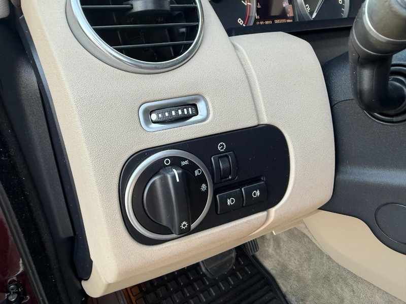 Land Rover LR4 Vehicle Image 25