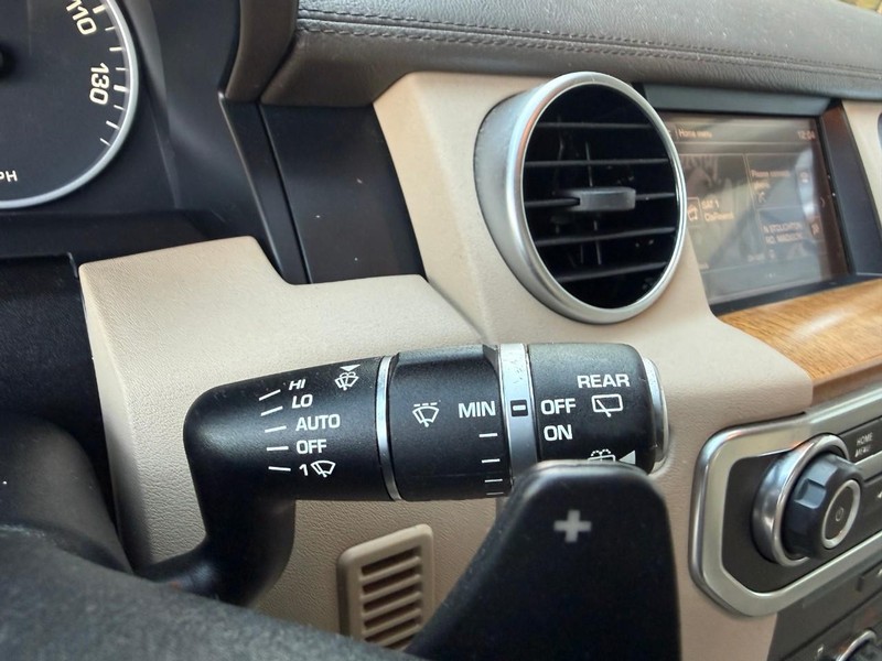 Land Rover LR4 Vehicle Image 29