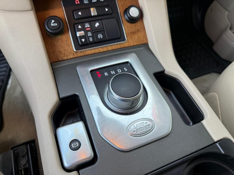 Land Rover LR4 Vehicle Image 35