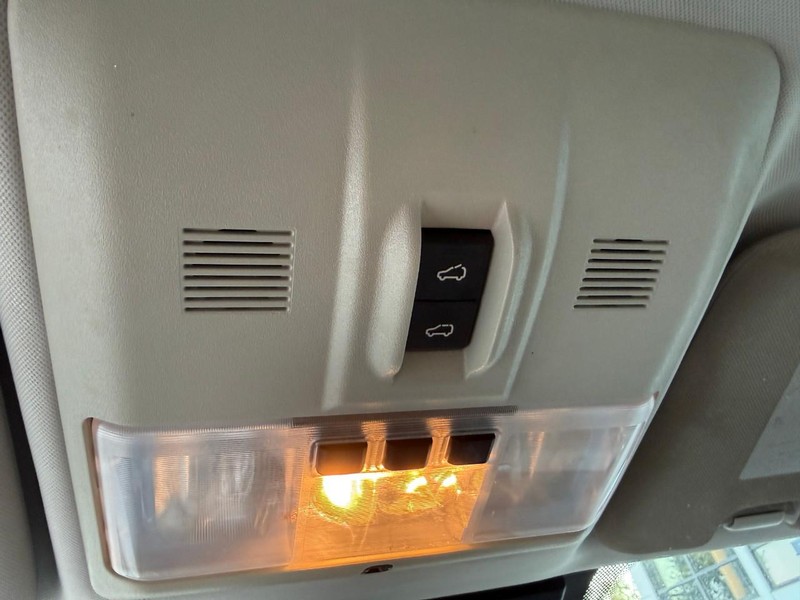 Land Rover LR4 Vehicle Image 37