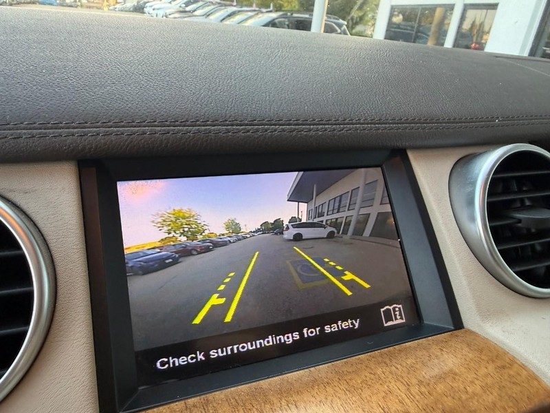 Land Rover LR4 Vehicle Image 39
