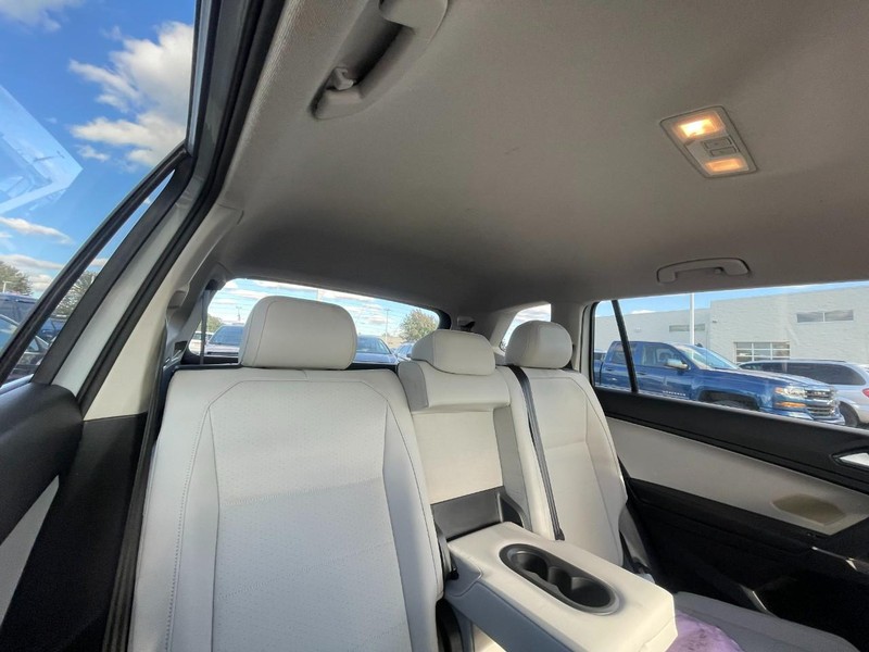 Volkswagen Tiguan Vehicle Image 04