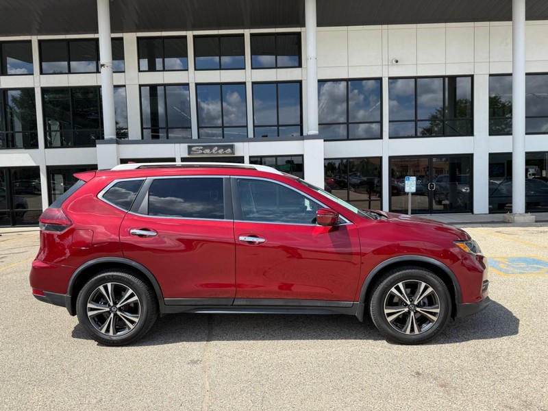 Nissan Rogue Vehicle Image 04