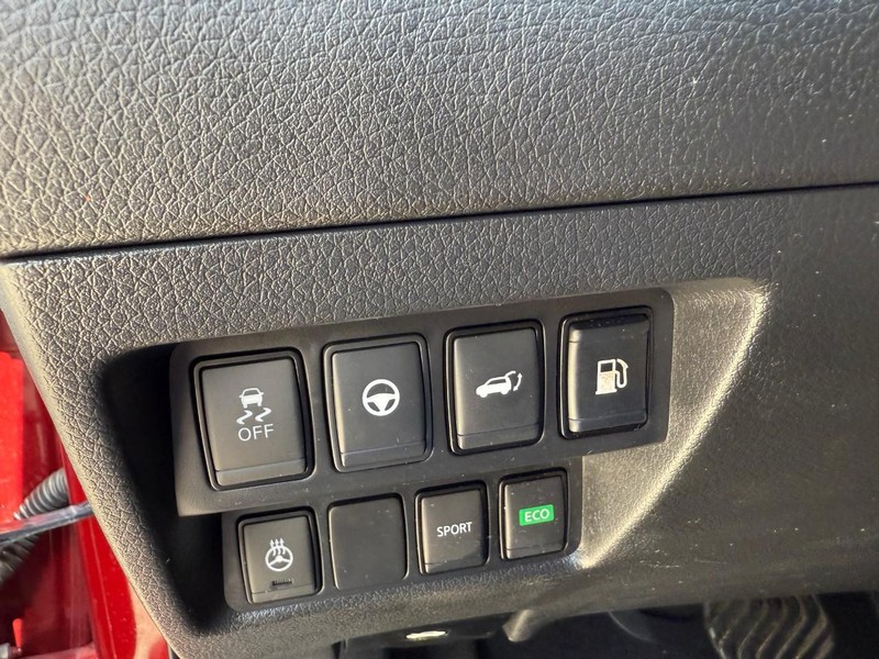 Nissan Rogue Vehicle Image 20