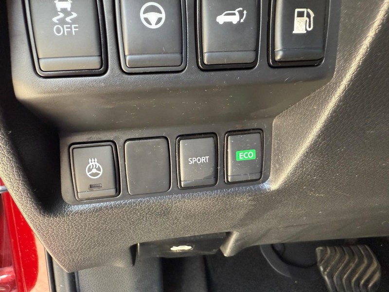 Nissan Rogue Vehicle Image 21