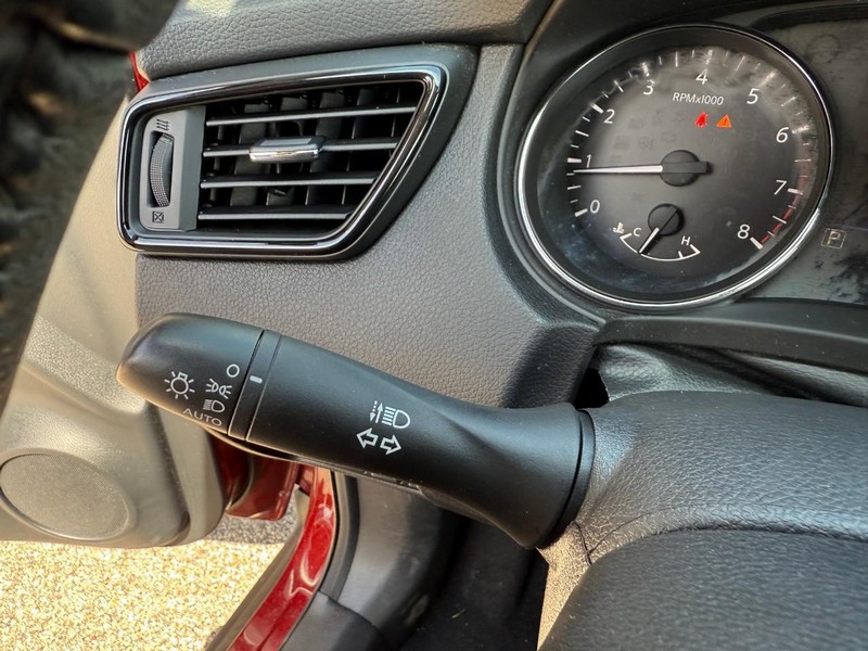 Nissan Rogue Vehicle Image 24