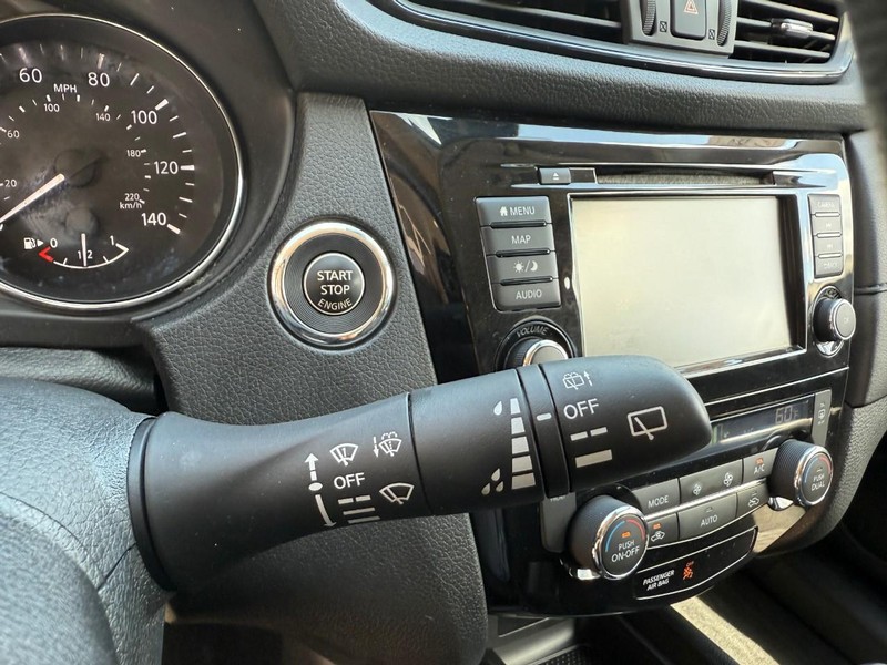 Nissan Rogue Vehicle Image 25