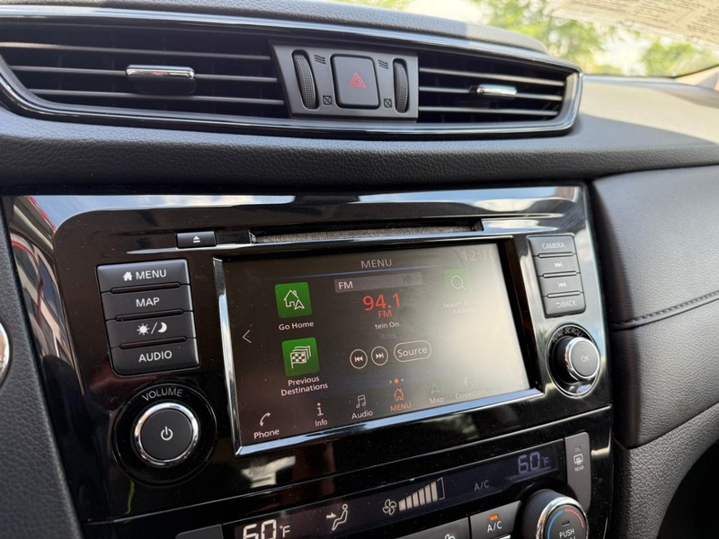 Nissan Rogue Vehicle Image 28