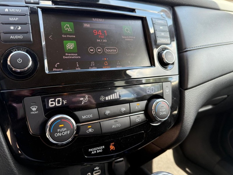 Nissan Rogue Vehicle Image 29