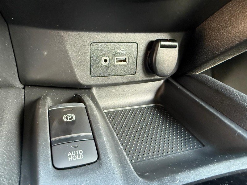 Nissan Rogue Vehicle Image 31