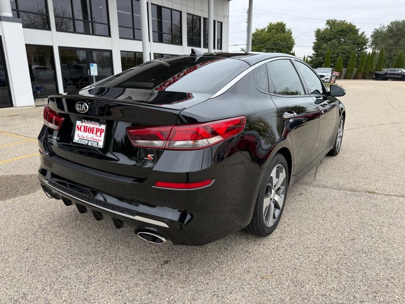 Kia Optima Vehicle Image 03