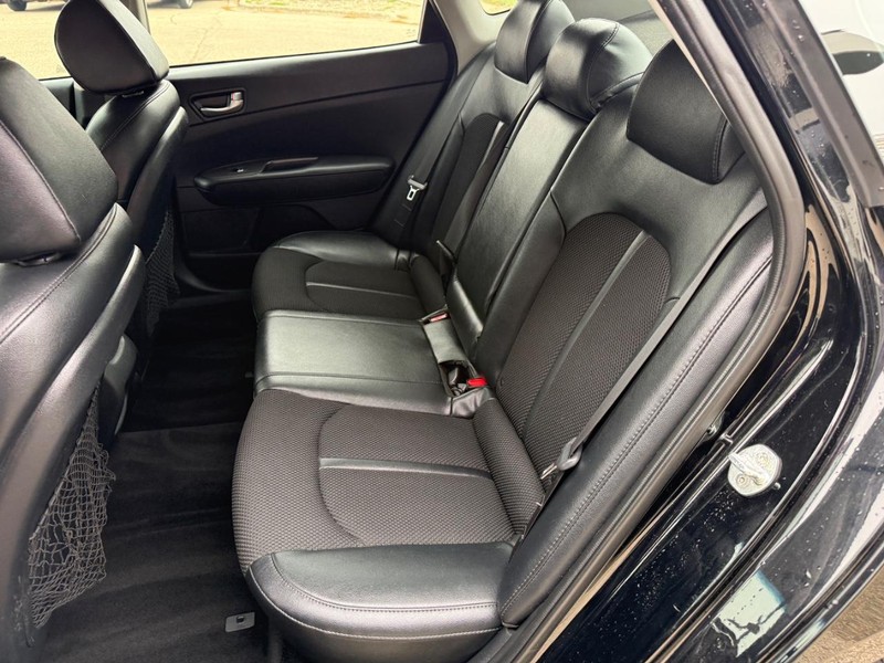 Kia Optima Vehicle Image 09